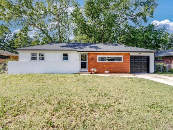 2019 W Columbine Ln, Wichita, KS 67204
