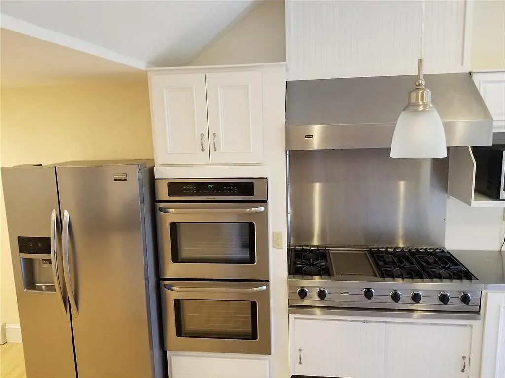 4 bed, 2000 sqft, $3,500 — Photo 2