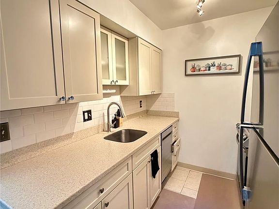 5th image of 4110 Hale Parkway #2C
