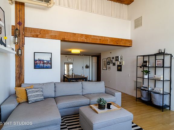 3rd image of 1727 S Indiana Ave APT 410