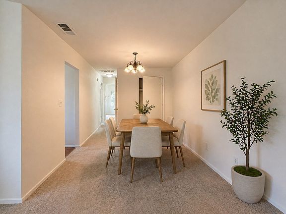 5th image of 802 Candlelight Dr APT 3B