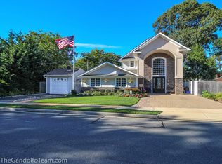 11 Hull St, Oceanside, NY 11572