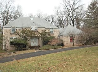 130 Hill Hollow Rd, Watchung, NJ 07069