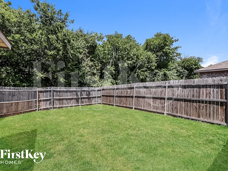 607 Lentisco Dr — Photo 18