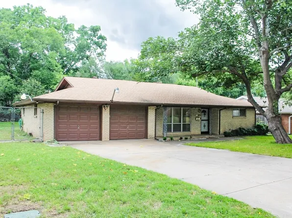 3905 Willow Bend Rd, Benbrook, TX 76116