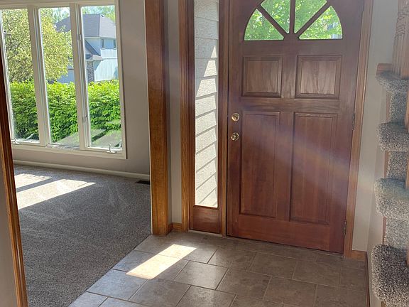 2nd image of 1406 N 160th Ave