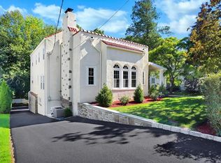 56 Parkview Dr, Bronxville, NY 10708