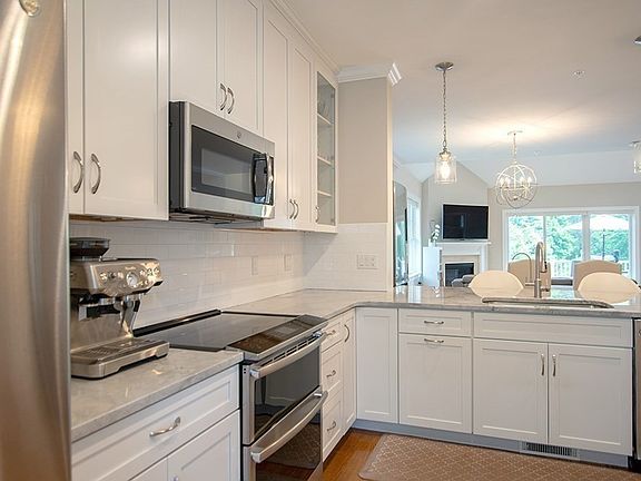 3rd image of 64 Evergreen Ave