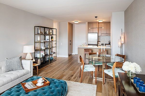 1st image of 560 W 43rd St APT 24E