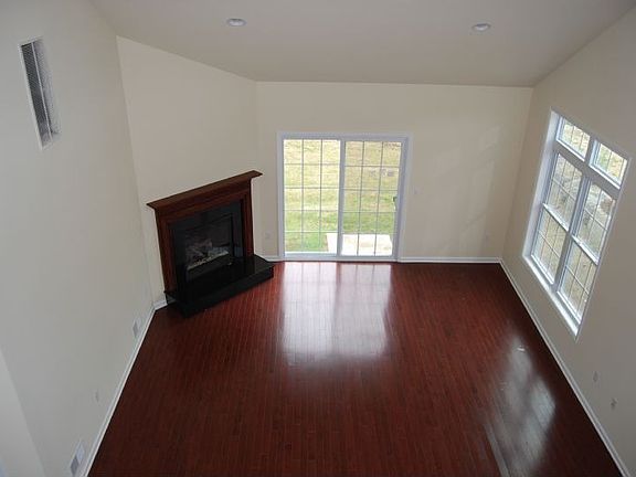 3rd image of 91 Bluffs Ct #91