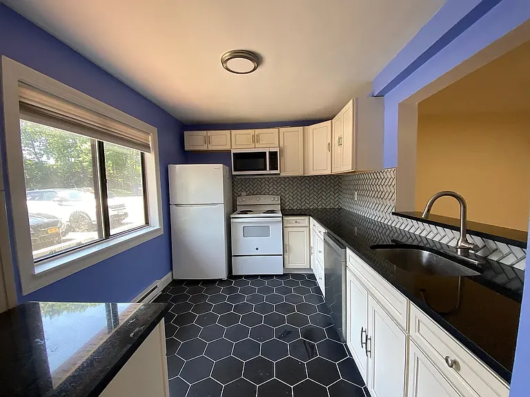 59 Hudson Heights Dr — Photo 5