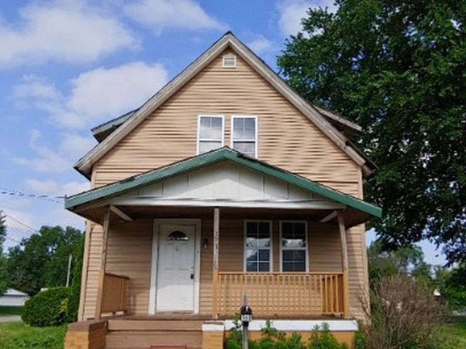 1st image of 593 Lincoln St
