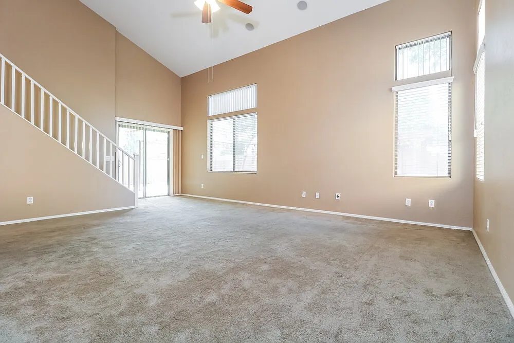 5 bed, 3.0 bath, 2609 sqft, $2,455 — Photo 4