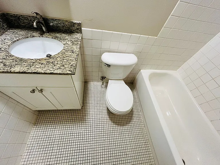 3708 West 32nd Street — Photo 9