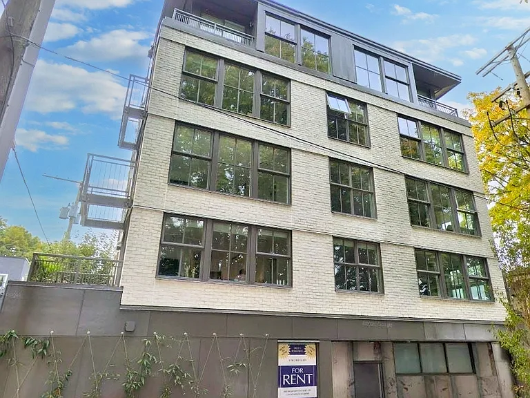 1716 Napier St — Photo 1