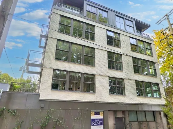 1716 Napier St, Vancouver, BC V5L 2N3