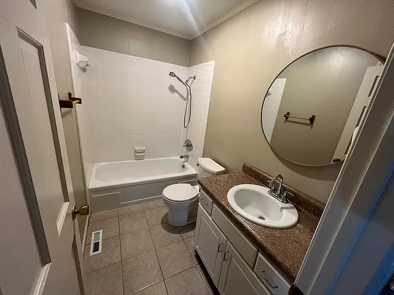 940 Robin Hood Dr NW — Photo 10