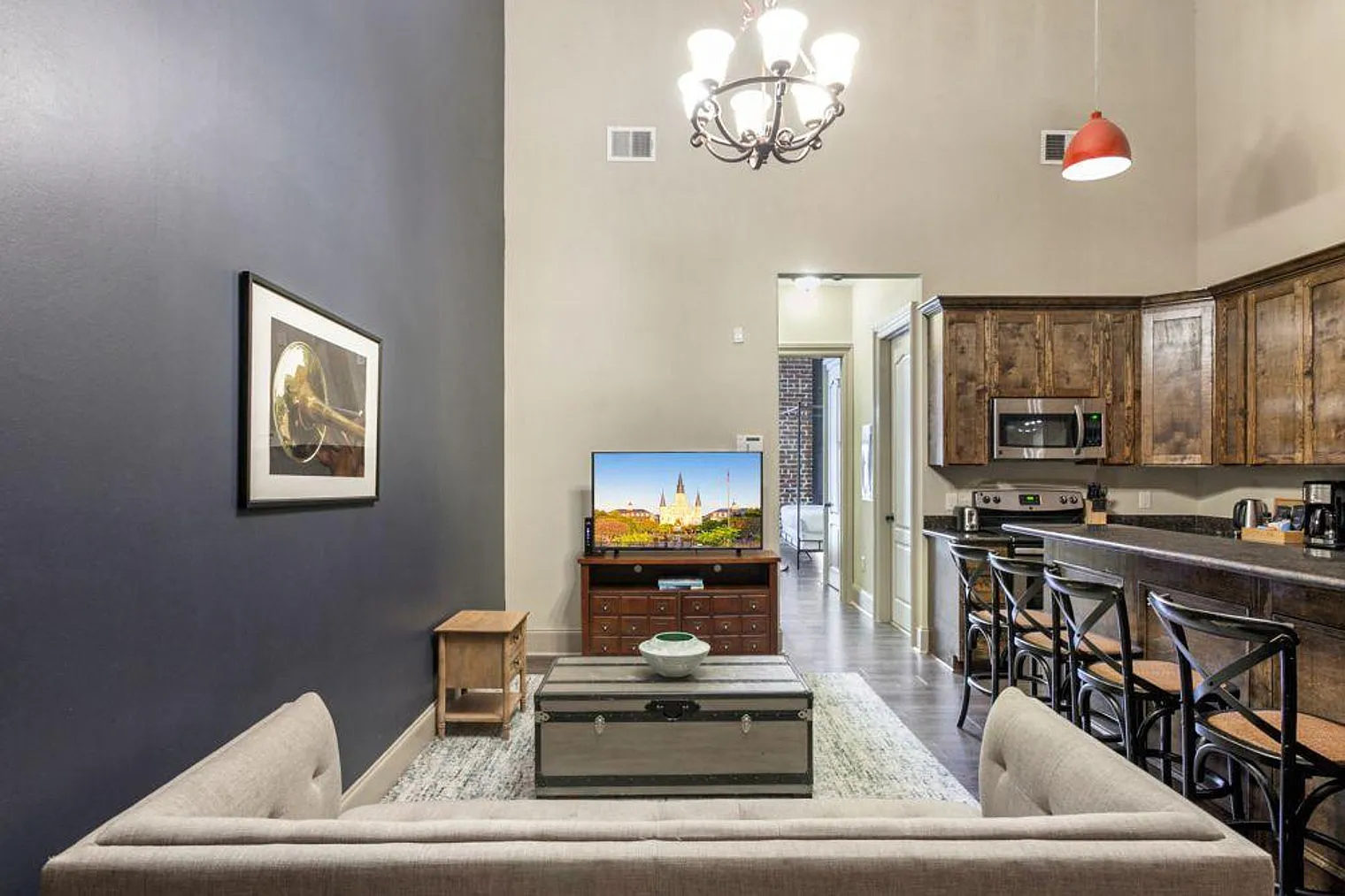 1 bed, 1.0 bath, 796 sqft, $4,404 — Photo 4