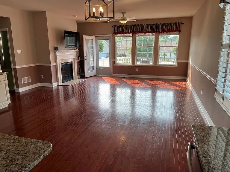 200 Gaston Ln — Photo 8