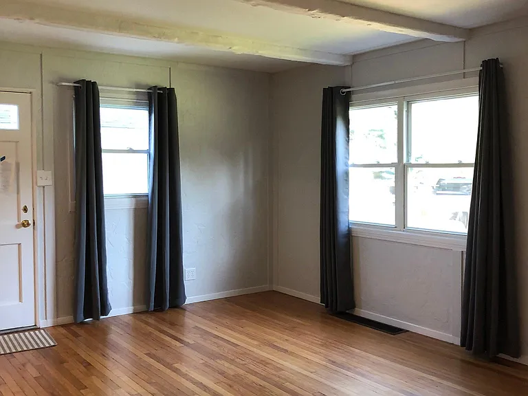 1105 Chicago St — Photo 9