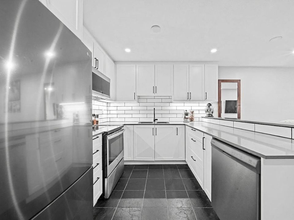 1st image of 1122 King Albert Ave #101