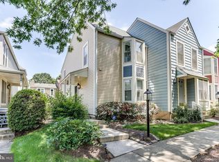 1676 Oaktree Ct, Reston, VA 20194