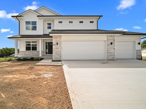 213 Timberview Cir, Pella, IA 50219