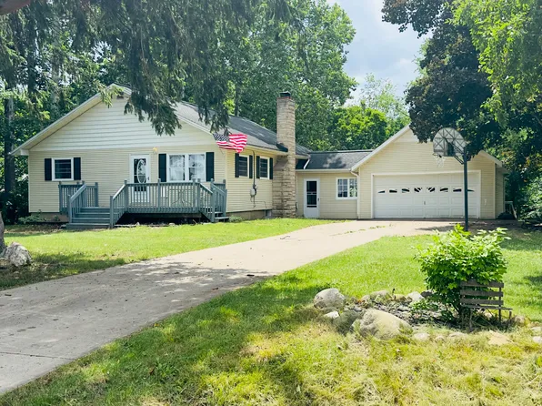 2853 Walcott Rd, Jackson, MI 49201