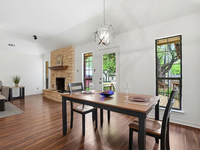 306 Woodstone Dr — Photo 20