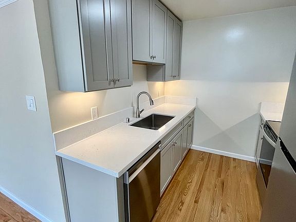 5th image of 1865 Bush St APT 105