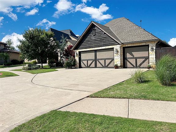 3rd image of 16749 Little Leaf Ct