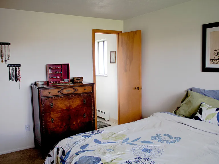 Kingston Place Apartments — Photo 17