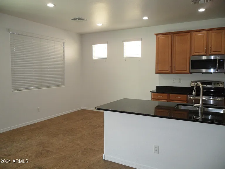 11319 E Sandoval Ave — Photo 4