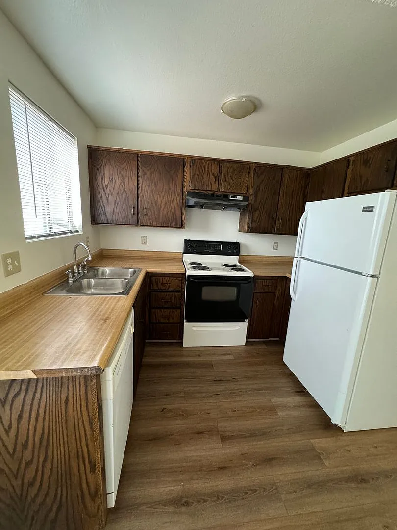 Charming 3 Bed 1 Bath Home — Photo 3