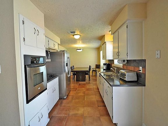 4th image of 11514 Ainsworth Dr