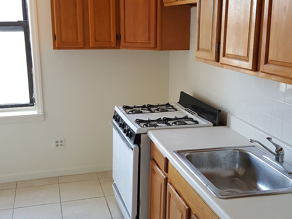 2nd image of 6914 8th Ave #D