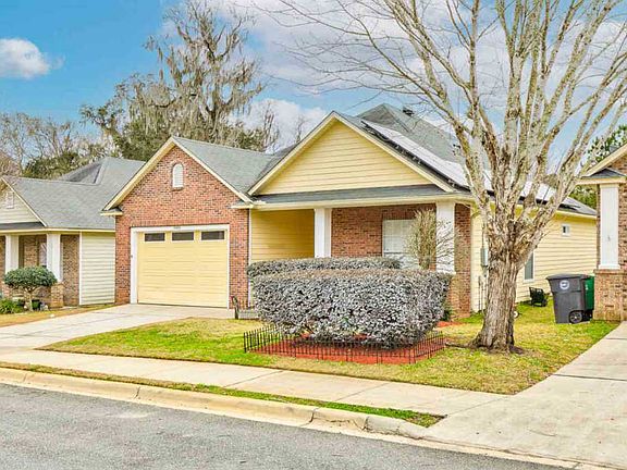 2nd image of 5584 Hampton Hill Cir