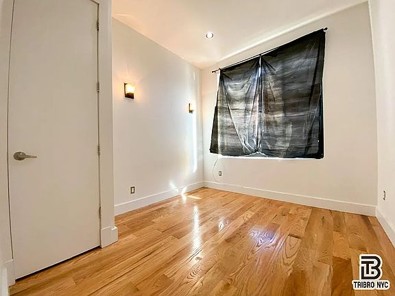 4th image of 277 Menahan St APT 1L