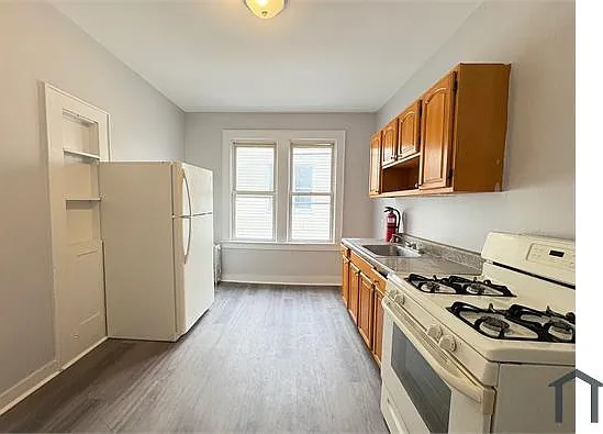 23 Underwood St #2R