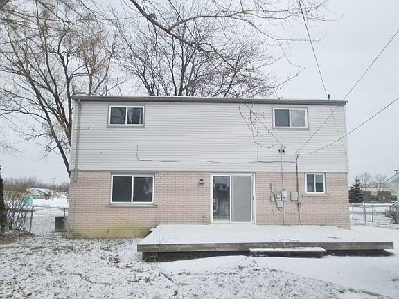 3rd image of 23130 Masonic Blvd