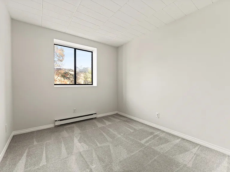 3165 Russell St — Photo 17