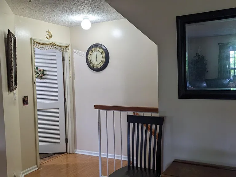 7 Newburgh Dr — Photo 5