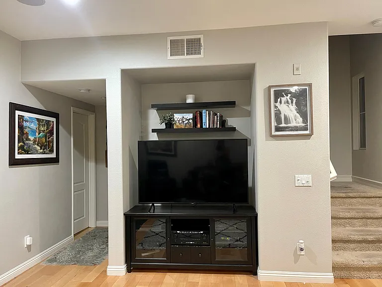 2nd floor living room