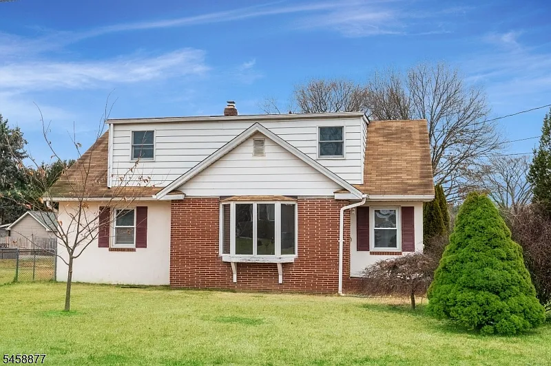 24 Morris Ave