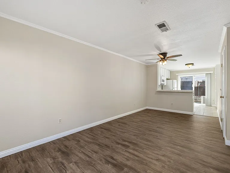 10187 Peaceful Ct — Photo 2