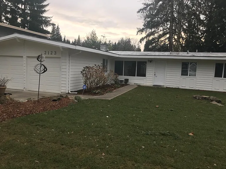 2123 167th Ave NE — Photo 1