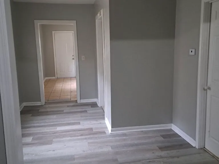 832 S Pershing Ave — Photo 4