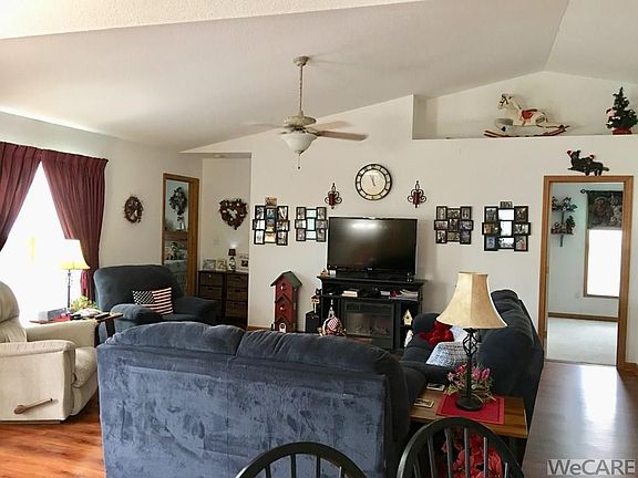 3rd image of 555 Westerly Dr