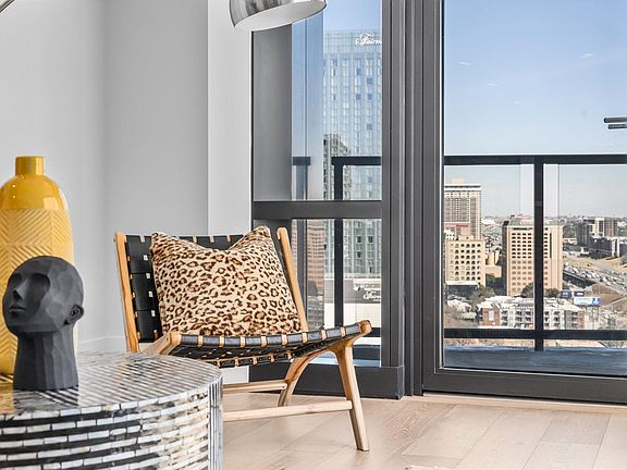 2nd image of 70 Rainey St #1807