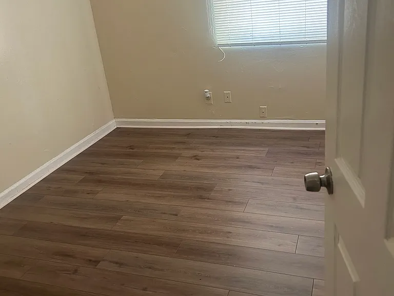 5894 Patterson Ave — Photo 6